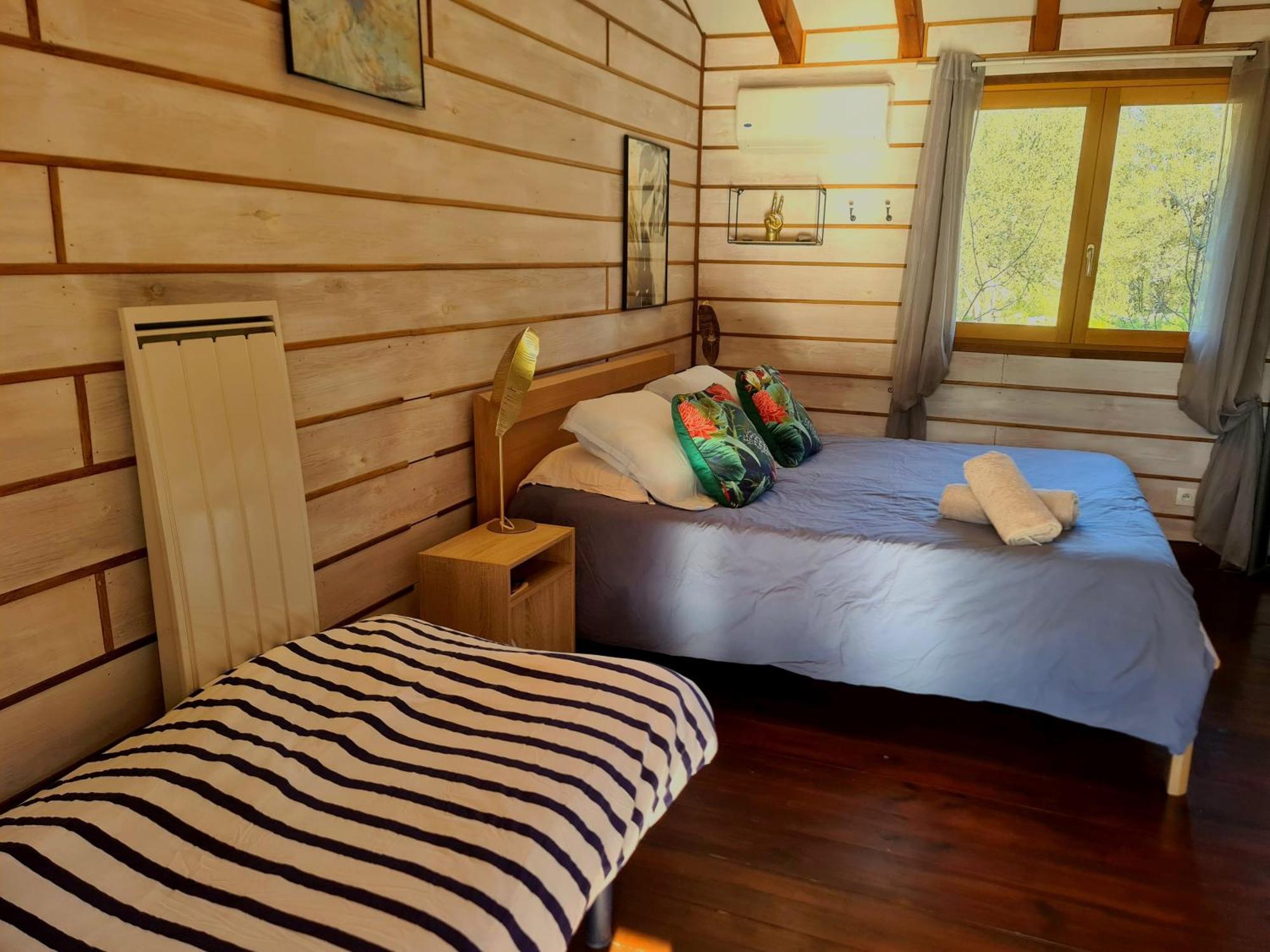 Bed & Breakfast O Fil De L'eau Omessa